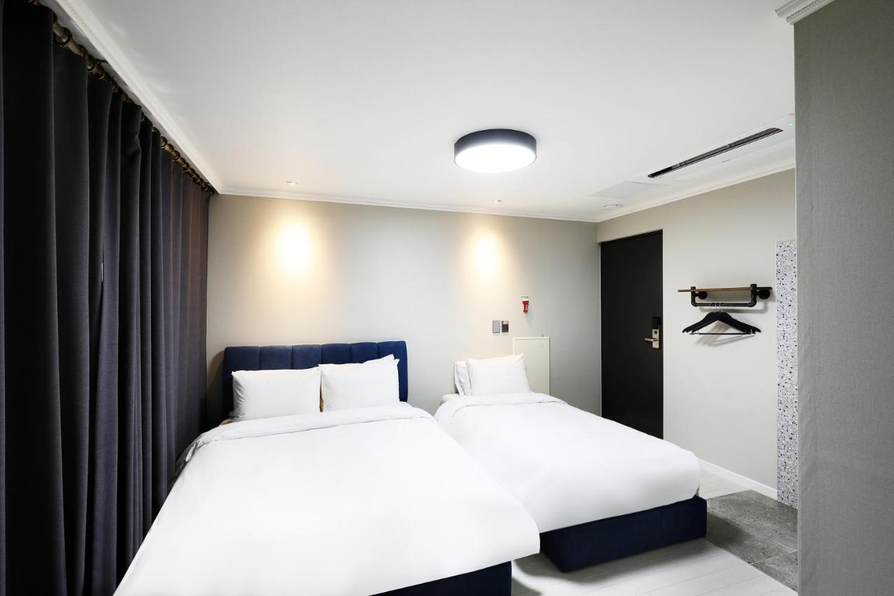 Cornerstone Hotel ซอกวีโพ ภายนอก รูปภาพ