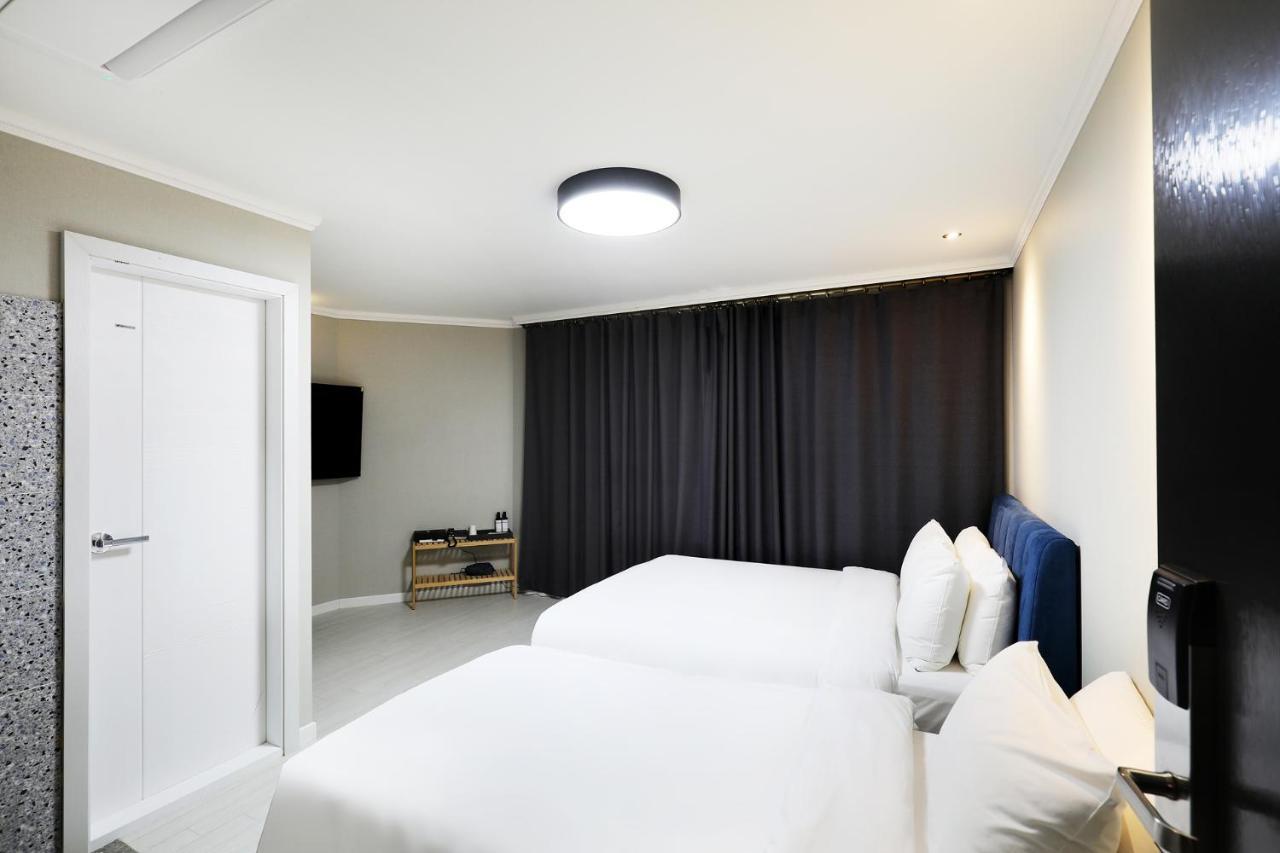 Cornerstone Hotel ซอกวีโพ ภายนอก รูปภาพ