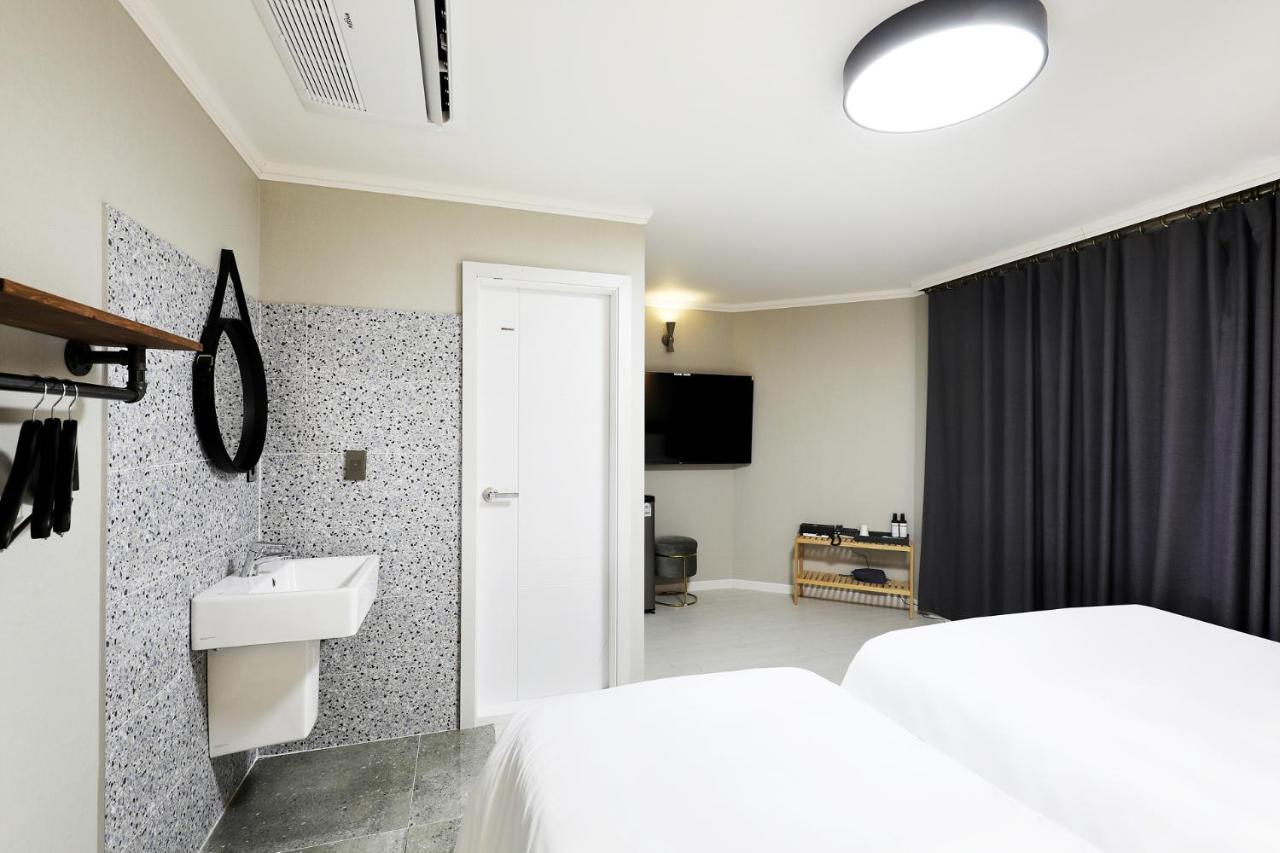 Cornerstone Hotel ซอกวีโพ ภายนอก รูปภาพ